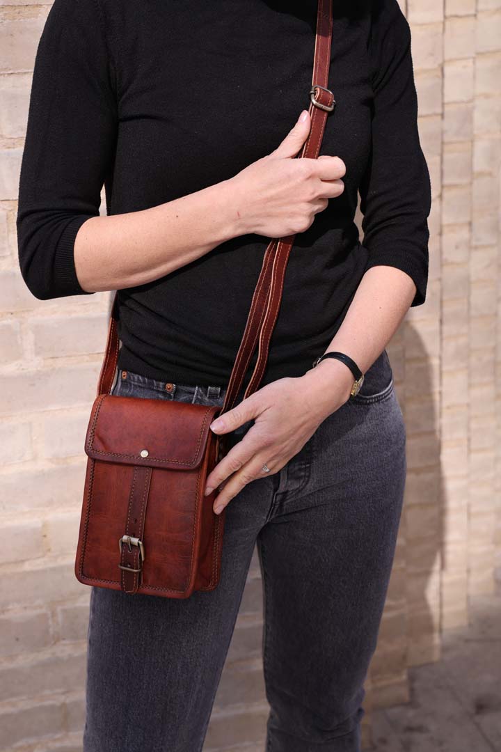 Mini long one buckle leather bag - Image 3