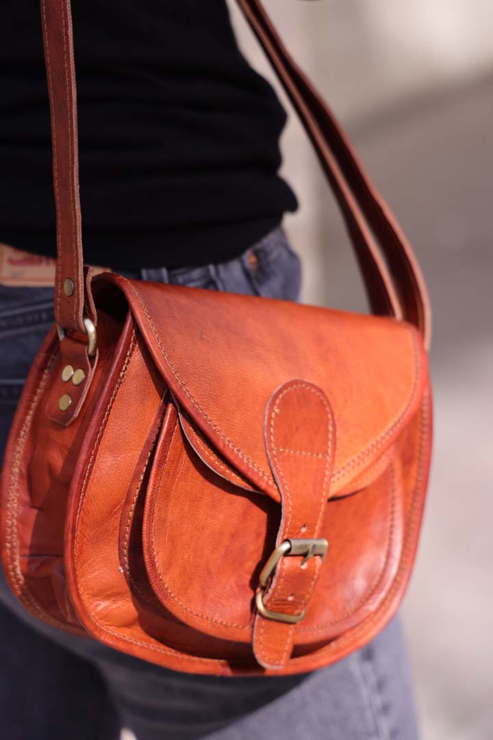 Vintage Style Leather bag with pocket - Image 3