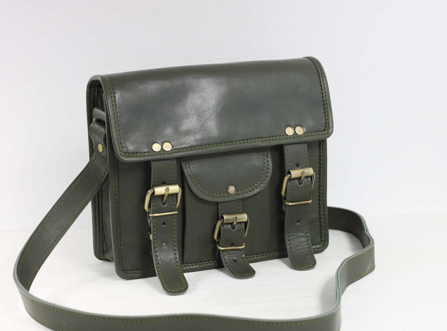 Personalised green leather bag with pocket and handle - Image 3