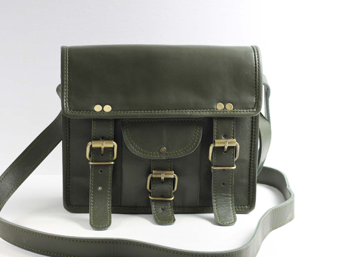 Personalised green leather bag with pocket and handle - Image 5